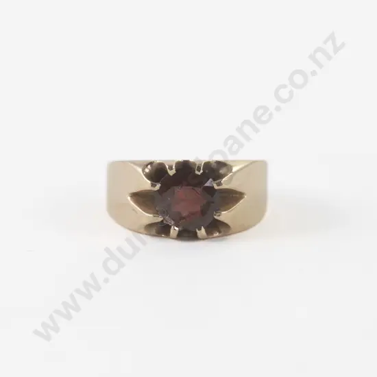 10ct Single Garnet Ring