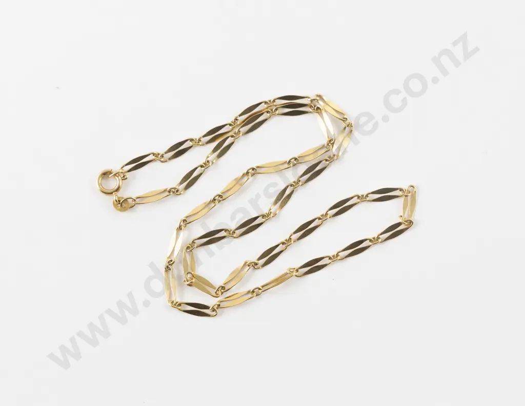 18ct Fancy Link Neck Chain Image 1++
