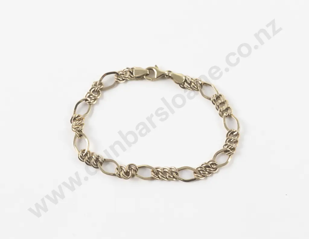 9ct Fancy Curb Link Bracelet Image 1++