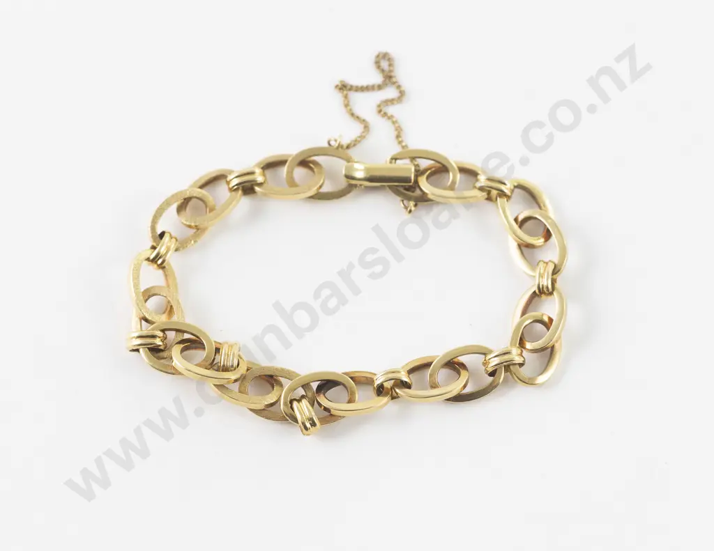9ct Fancy Curb Link Bracelet Image 1++