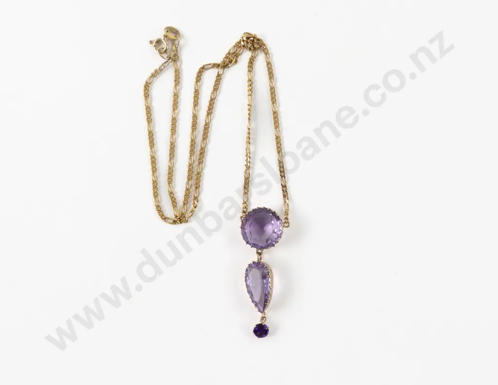 9ct Three Stone Amethyst Pendant Image 1++