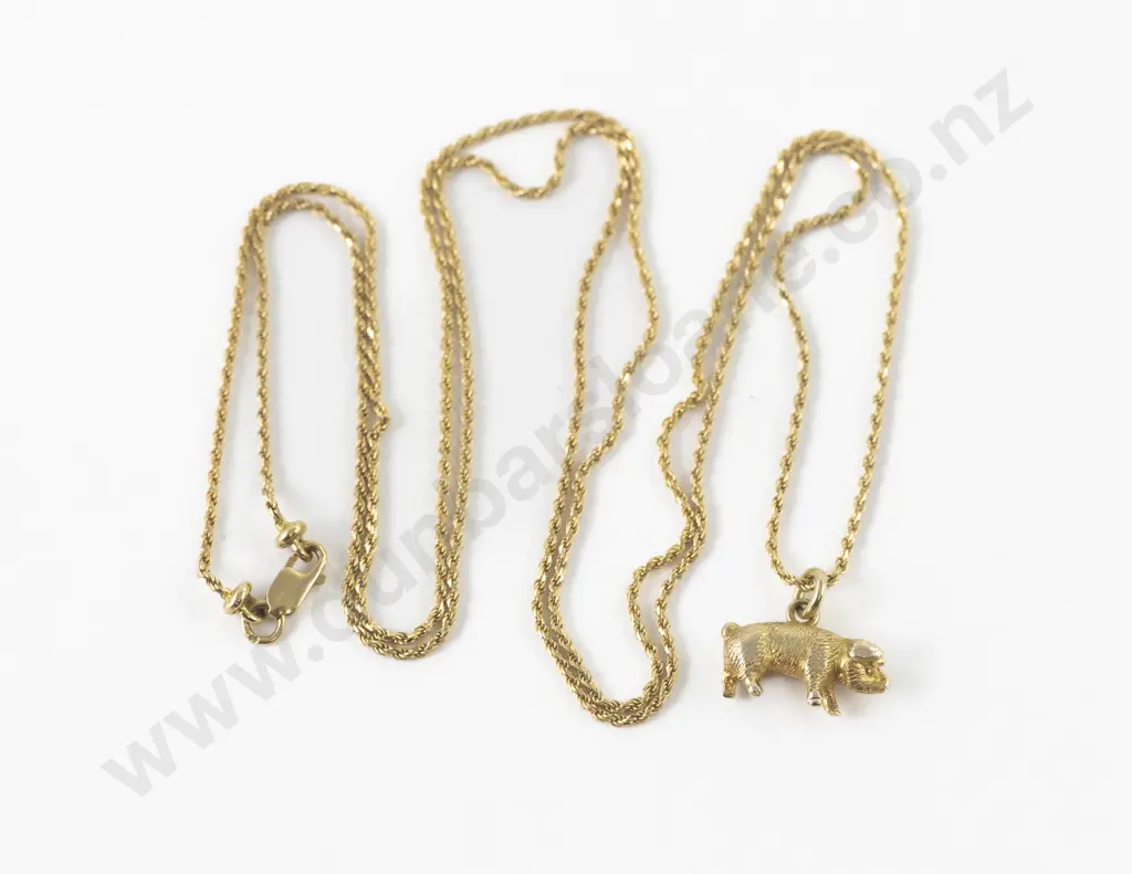 18ct Fancy Link Neck Chain with Pig Pendant Image 1++