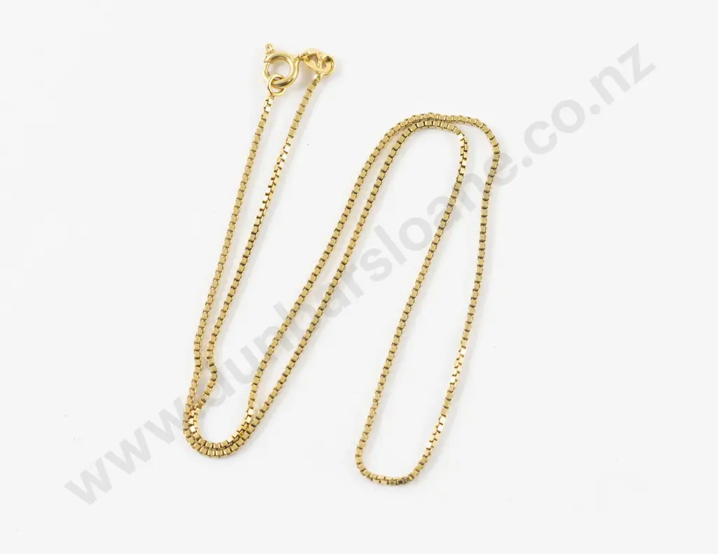 18ct Fine Box Link Neck Chain Image 1++
