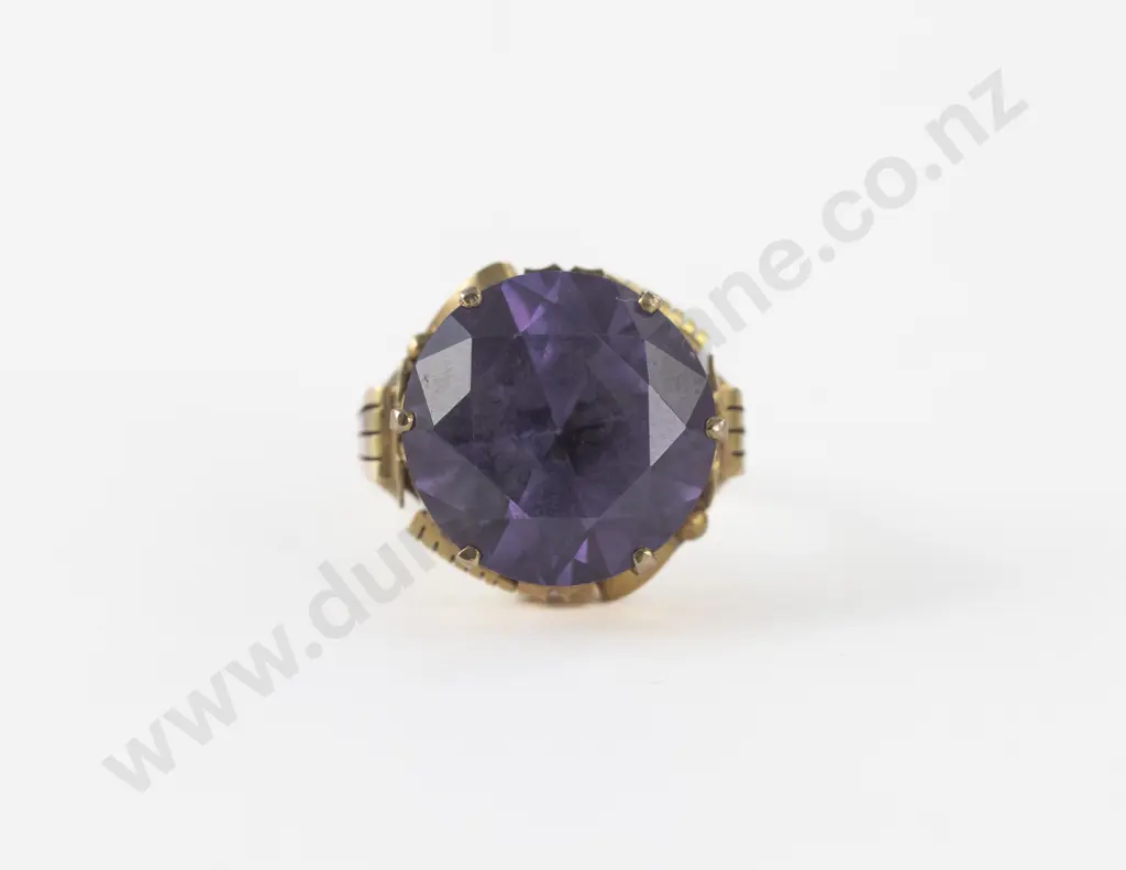14ct Single Stone Imitation Alexandrite Dress Ring Image 1++
