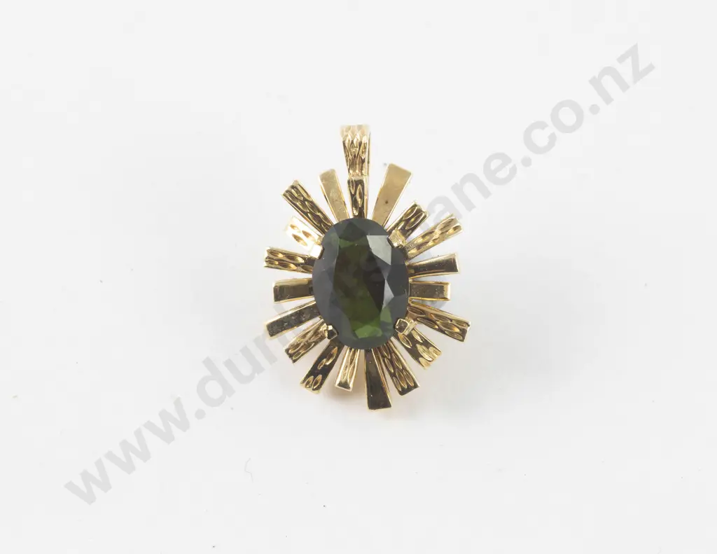 18ct Single Stone Green Tourmaline Pendant Image 1++