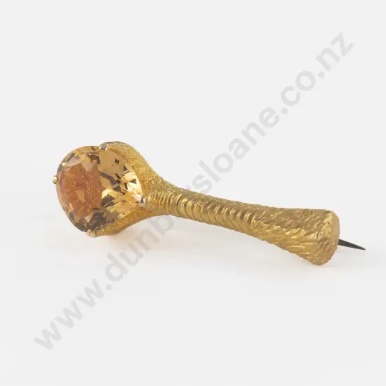 18ct Single Stone Orange Topaz Claw Brooch