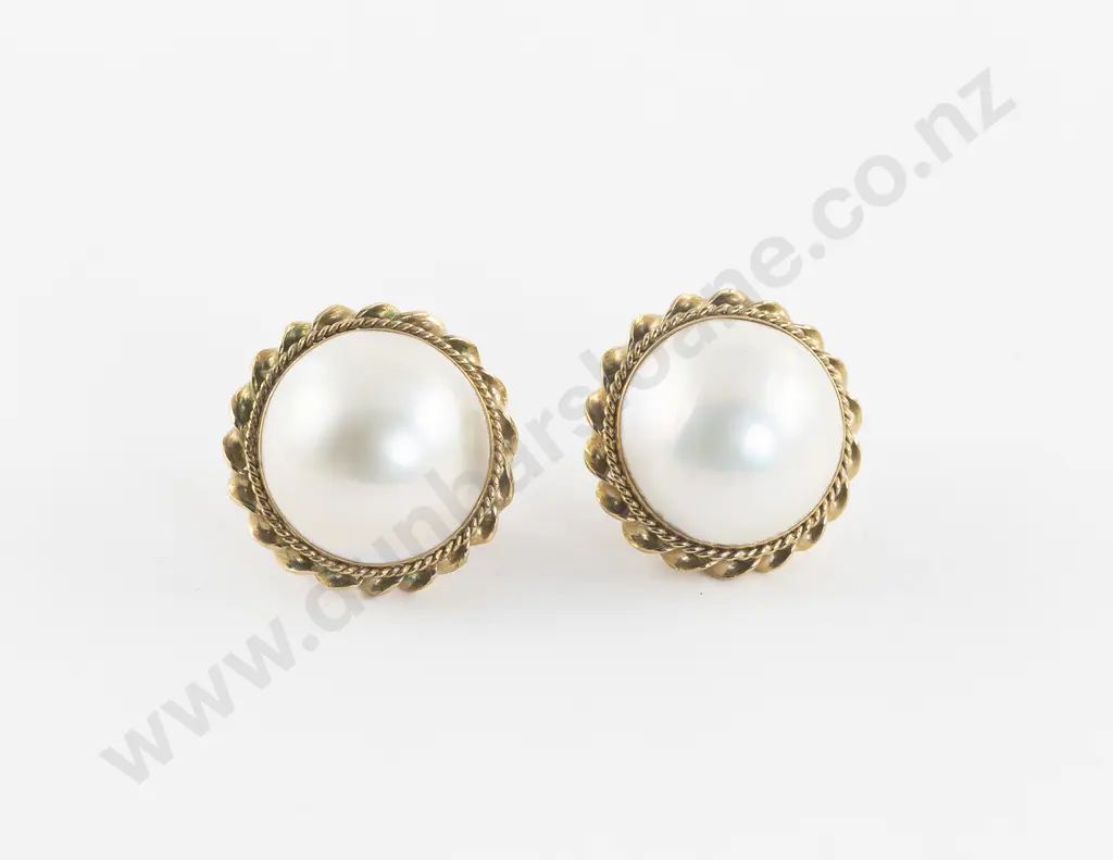 Pair 14ct Single Mabe Pearl Earrings Image 1++