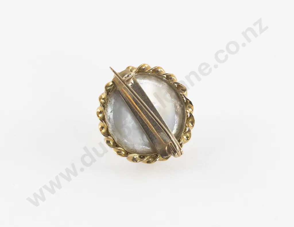 14ct Mabe Pearl Brooch Image 1++