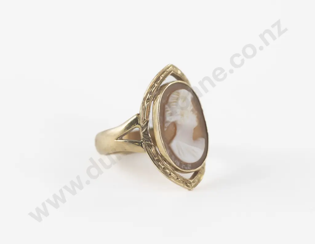 9ct Classical Portrait Cameo Ring Image 1++