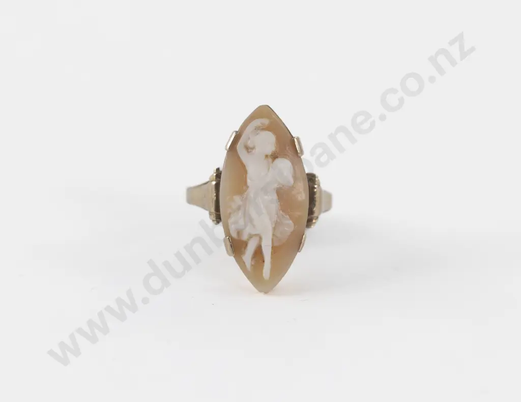 9ct Cameo Ring Image 1++