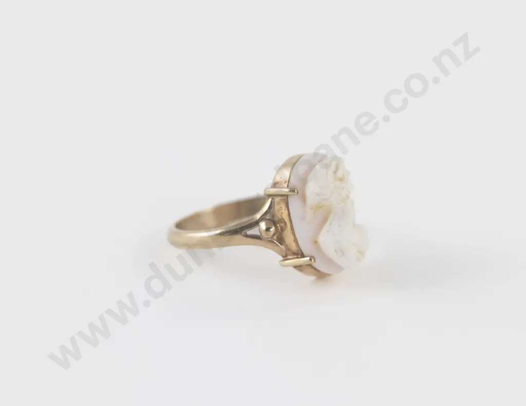 9ct Classical Portrait Cameo Ring Image 1++