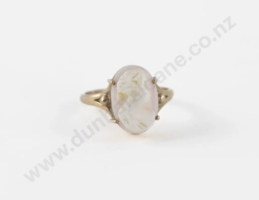 9ct Classical Portrait Cameo Ring Image 1++