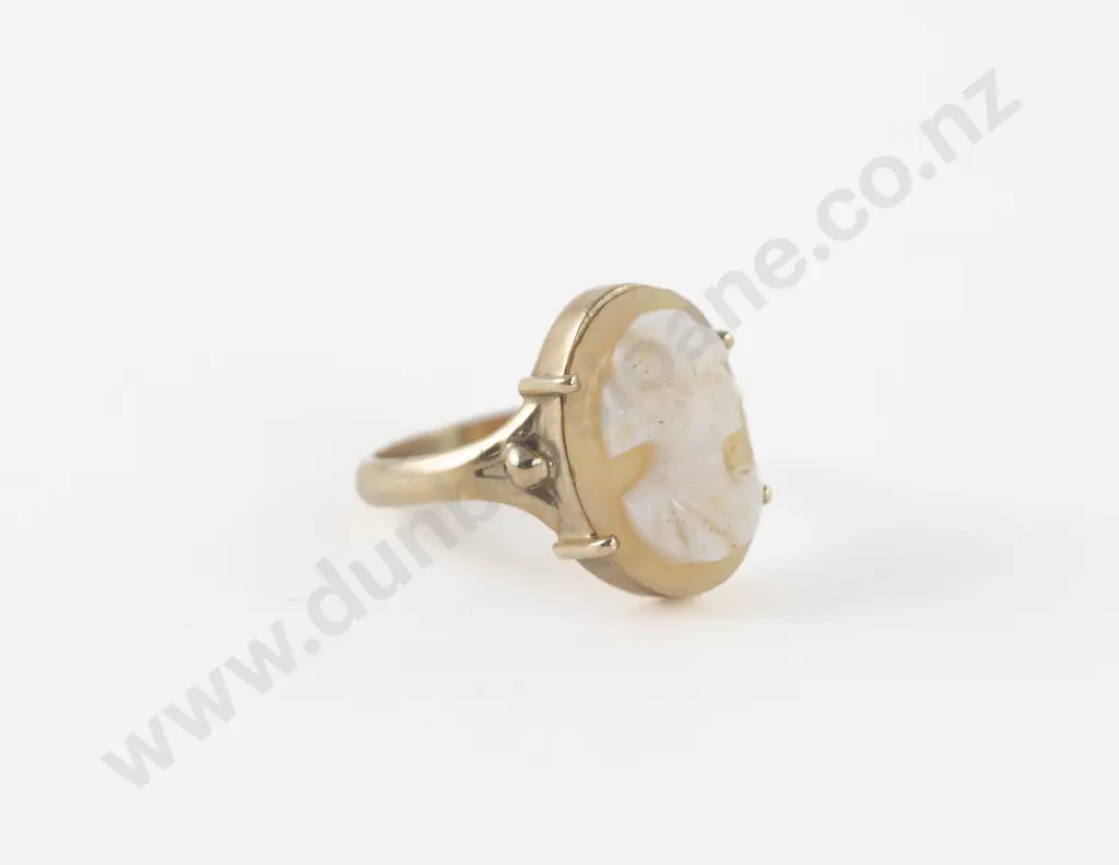 9ct Classical Portrait Cameo Ring Image 1++