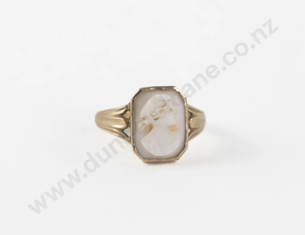 9ct Classical Portrait Cameo Ring Image 1++