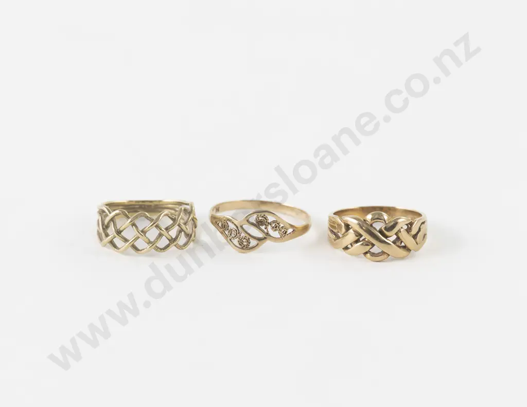 Three 9ct Fancy Band Rings Image 1++
