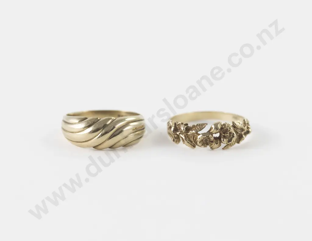 Two 9ct Fancy Band Rings Image 1++