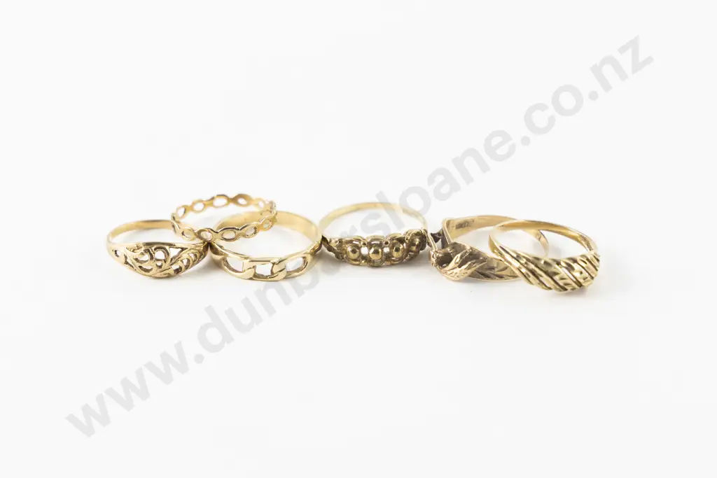 Six 9ct Gold Rings Image 1++