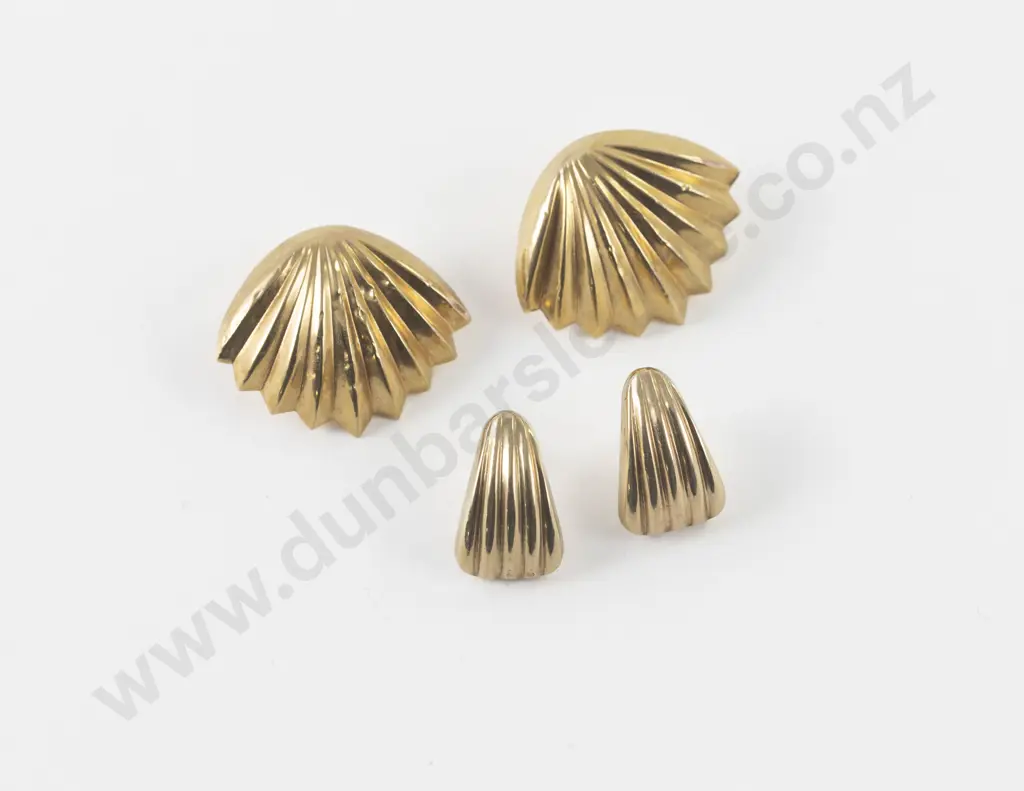 Two Pair 9ct Fan Ribbed Fancy Pierced Earrings Image 1++