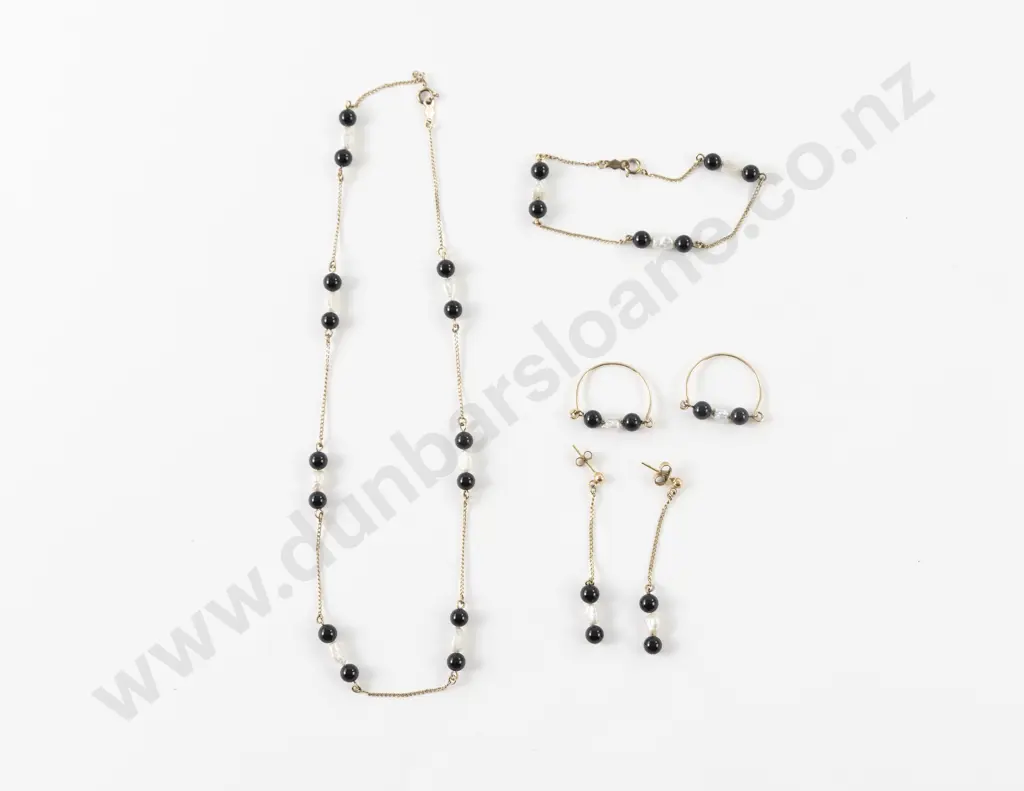 9ct Fresh Water Pearl and Onyx Bead Jewellery Set Image 1++