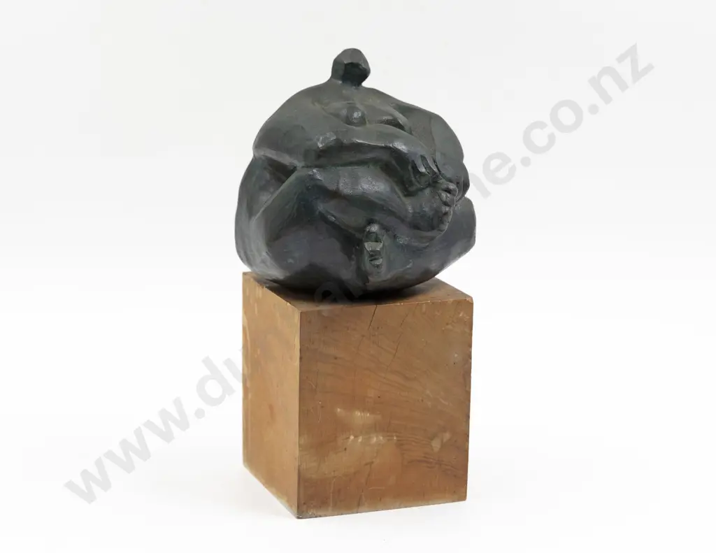 Di Conway - Seated Figure Image 1++