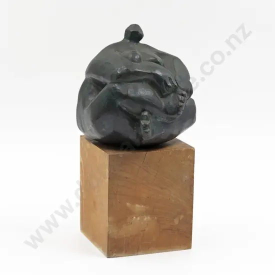 Di Conway - Seated Figure