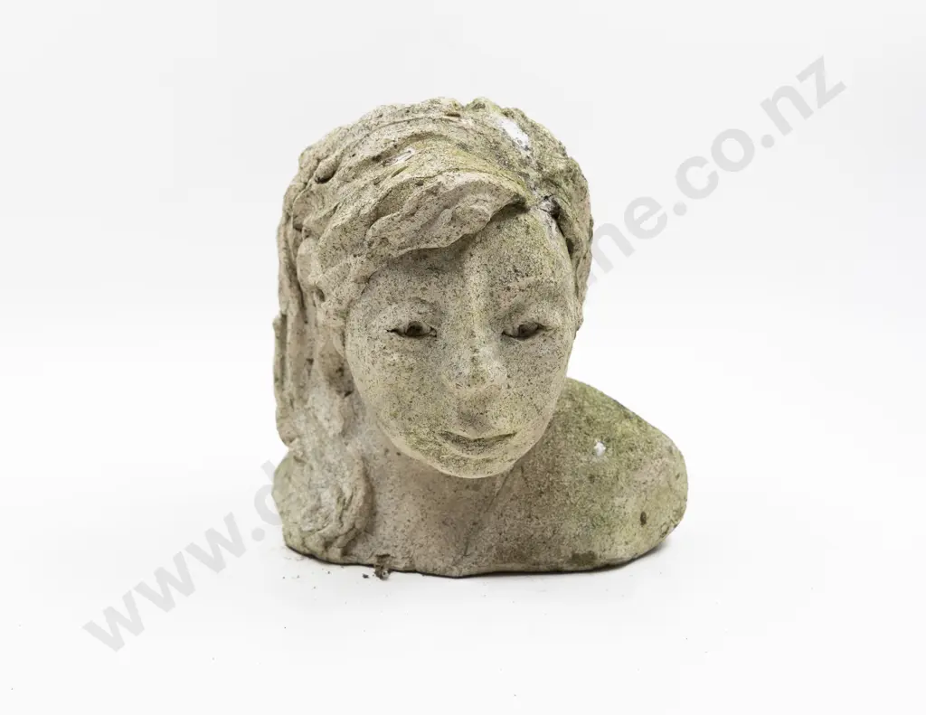 Di Conway - Figural Bust Image 1++