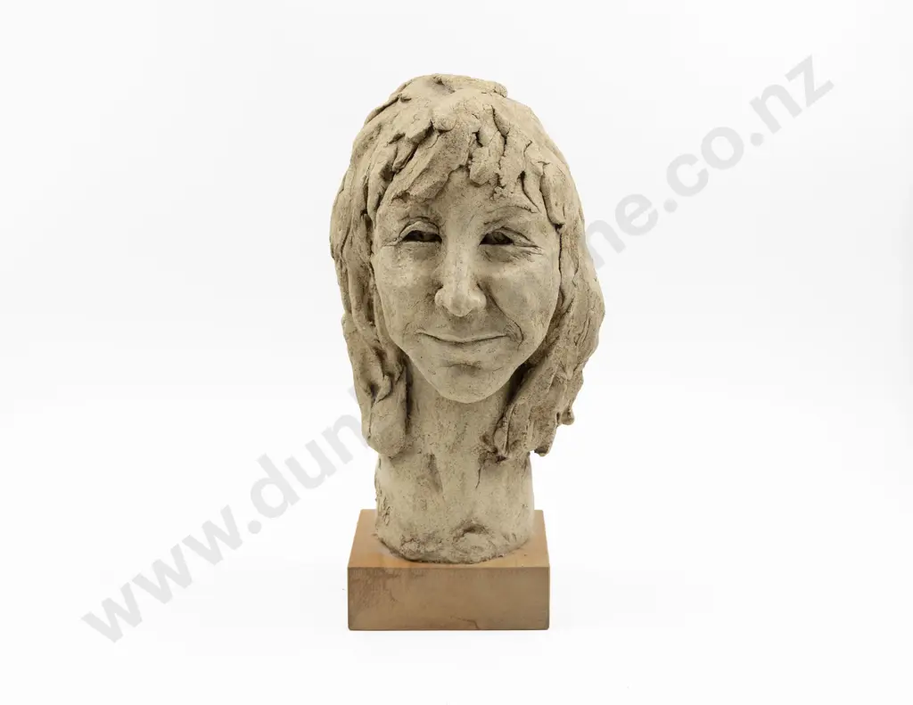 Di Conway - Figural Bust Image 1++