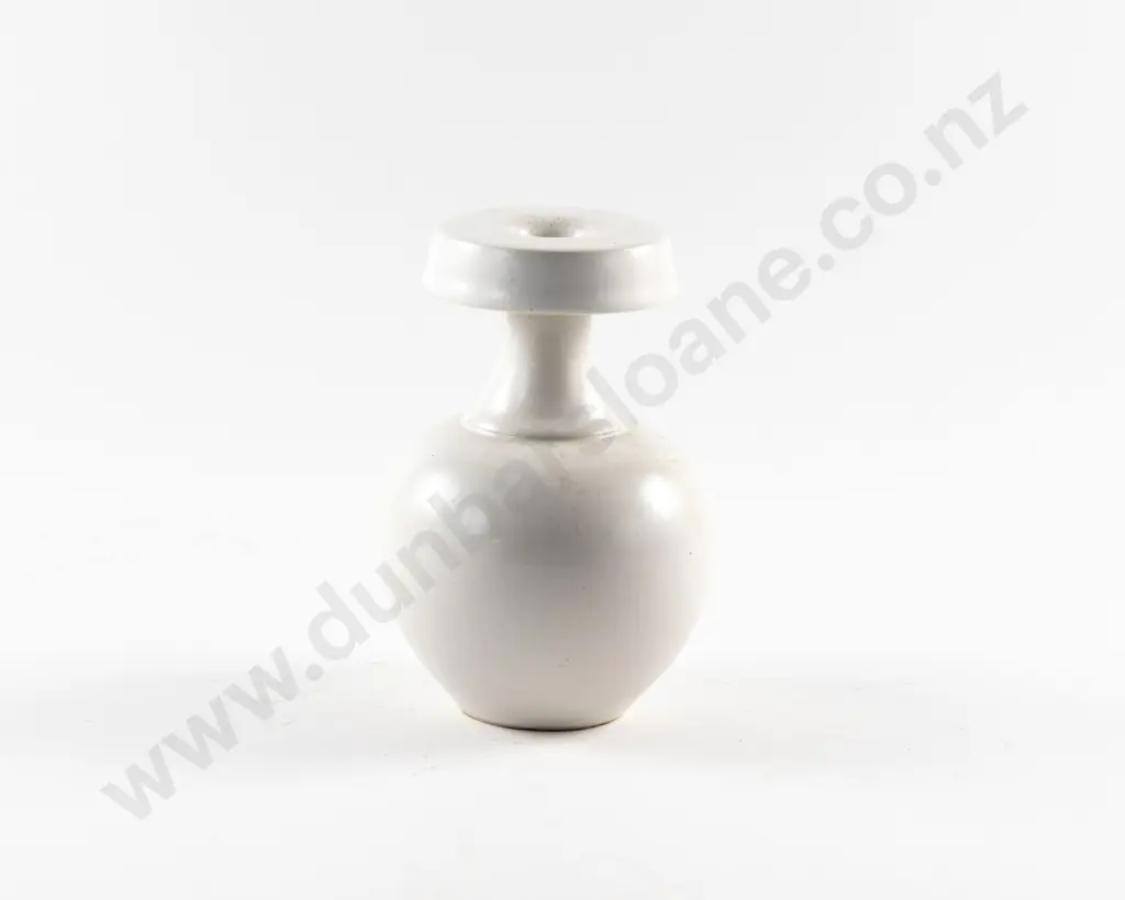 Anneke Borren Platform Vase Image 1++