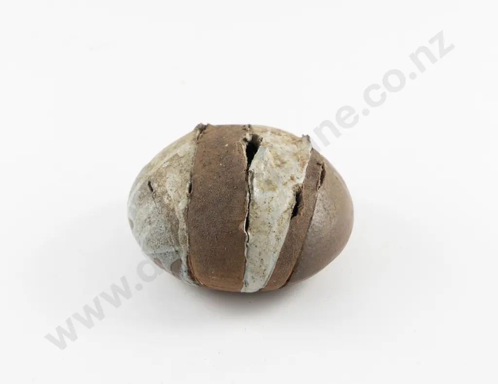 Doris Dutch Sculptural Form Image 1++