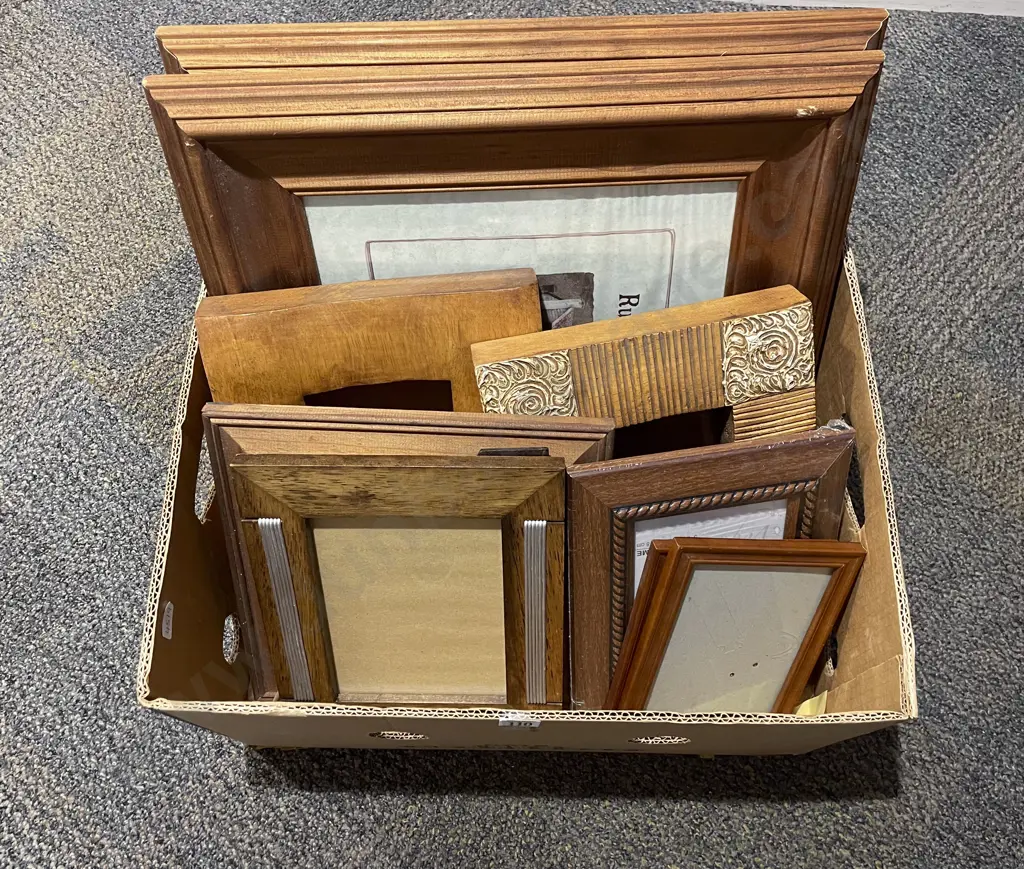 Box of Assorted Empty Frames Image 1++