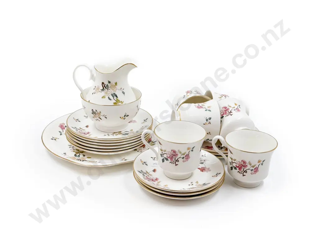 Royal Albert "New Romance" Part Tea Set Image 1++