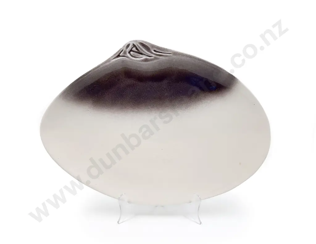 NZ Pottery Shell Form Platter Image 1++