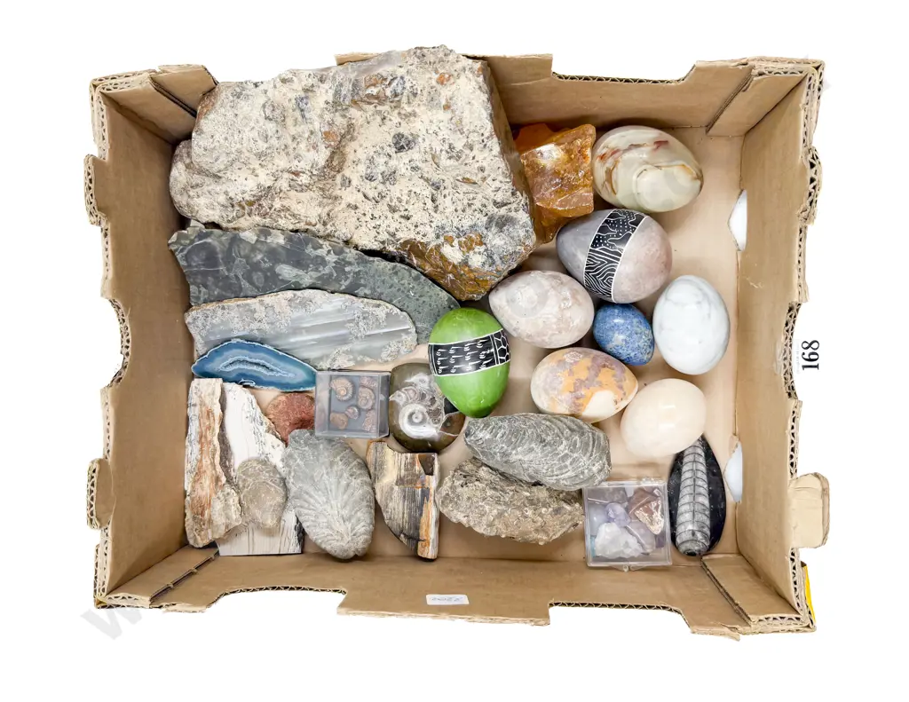 Qty of Assorted Hardstone Eggs Image 1++