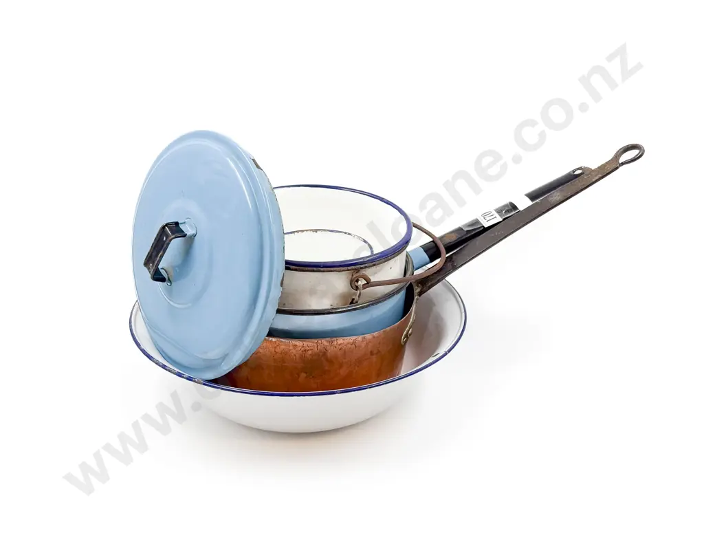 Copper Saucepan together with Assorted Enamel Image 1++
