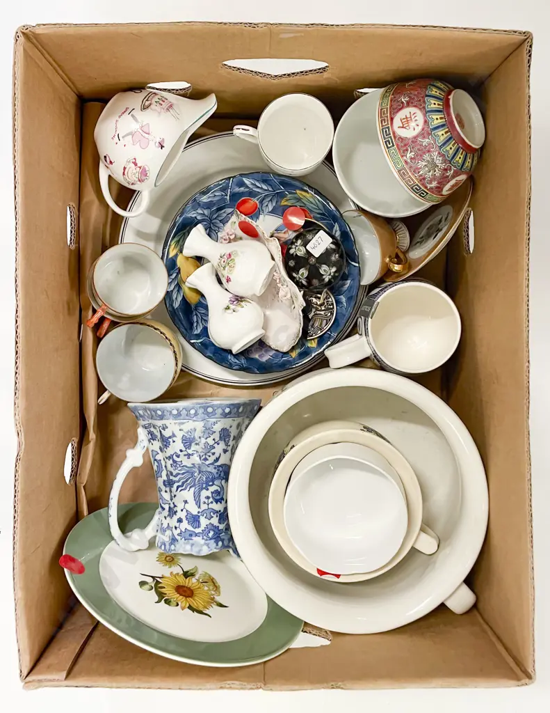 Box Qty of Assorted China Image 1++