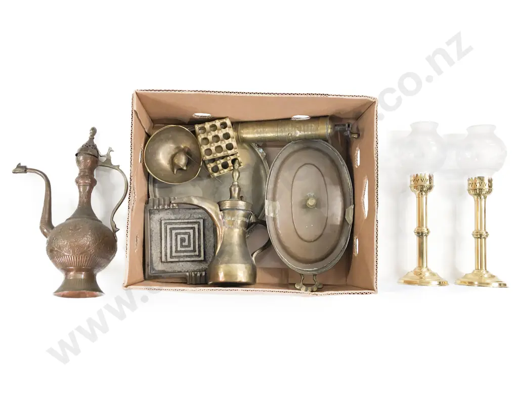 Qty of Assorted Brassware incl Kerosene Lamps Image 1++