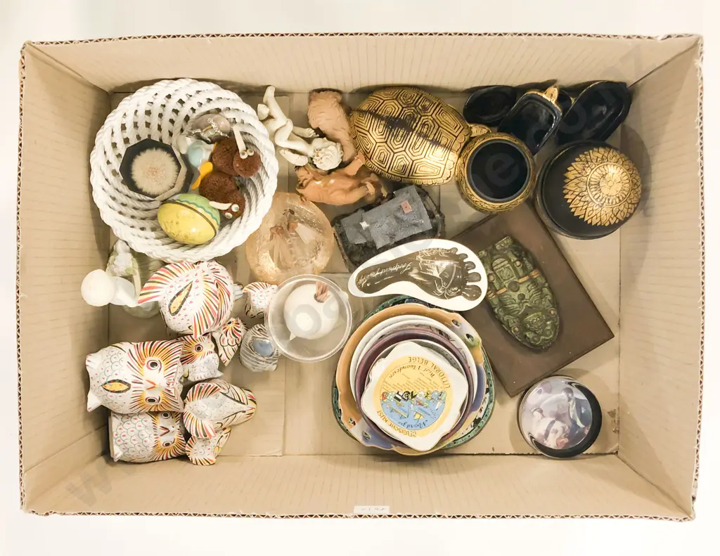 Qty of Assorted Animal Ornaments etc. Image 1++