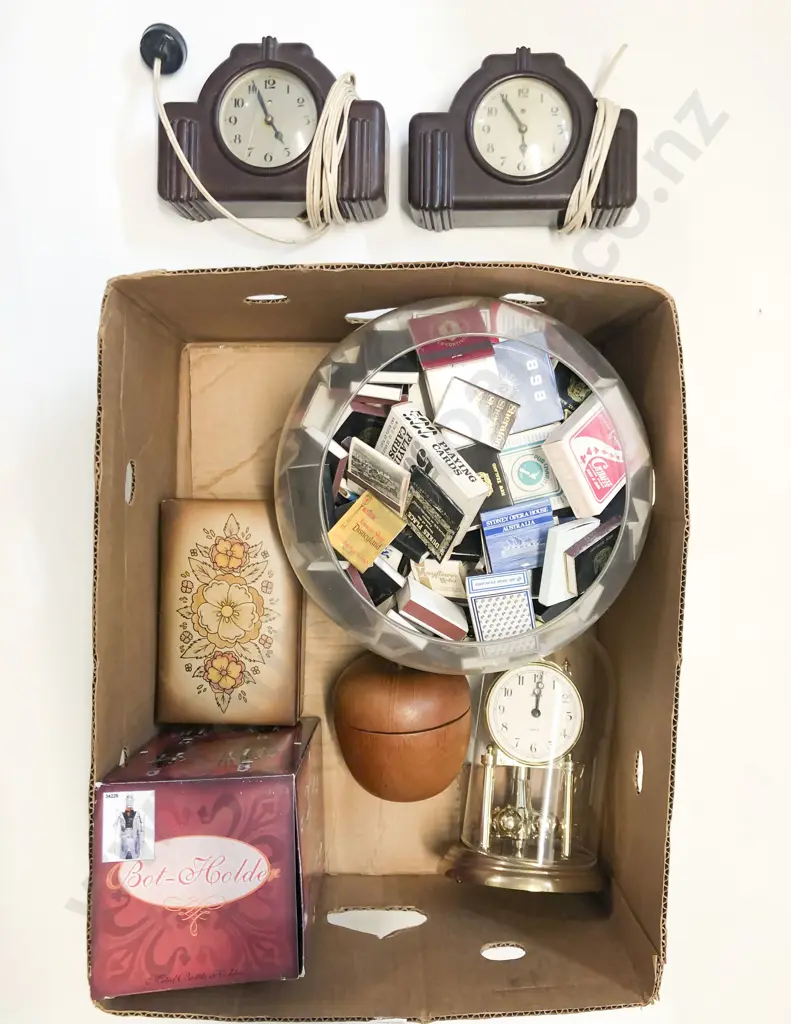 Box Qty of Assorted Vintage together with Assortment of Matchbooks Image 1++