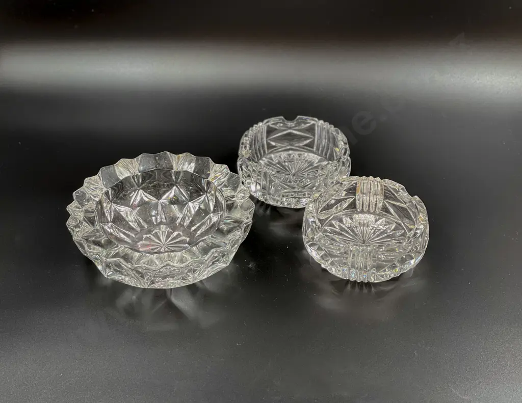 Pair of Crystal Ashtrays & Other Image 1++