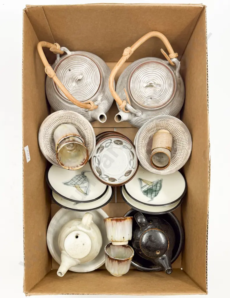 Box of Assorted Pottery Image 1++