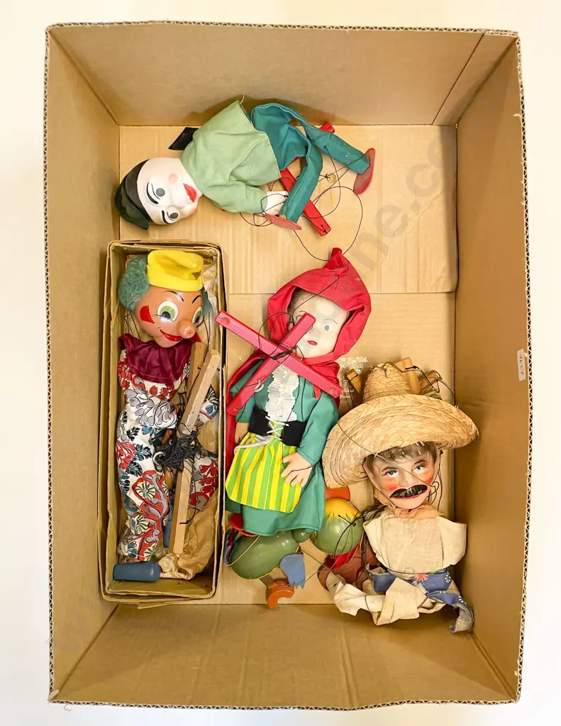 Qty of Assorted Puppets Image 1++