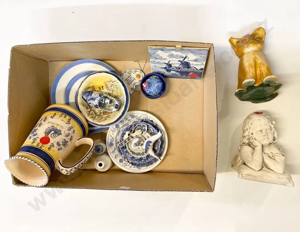 Qty of Assorted China and Ornaments Image 1++