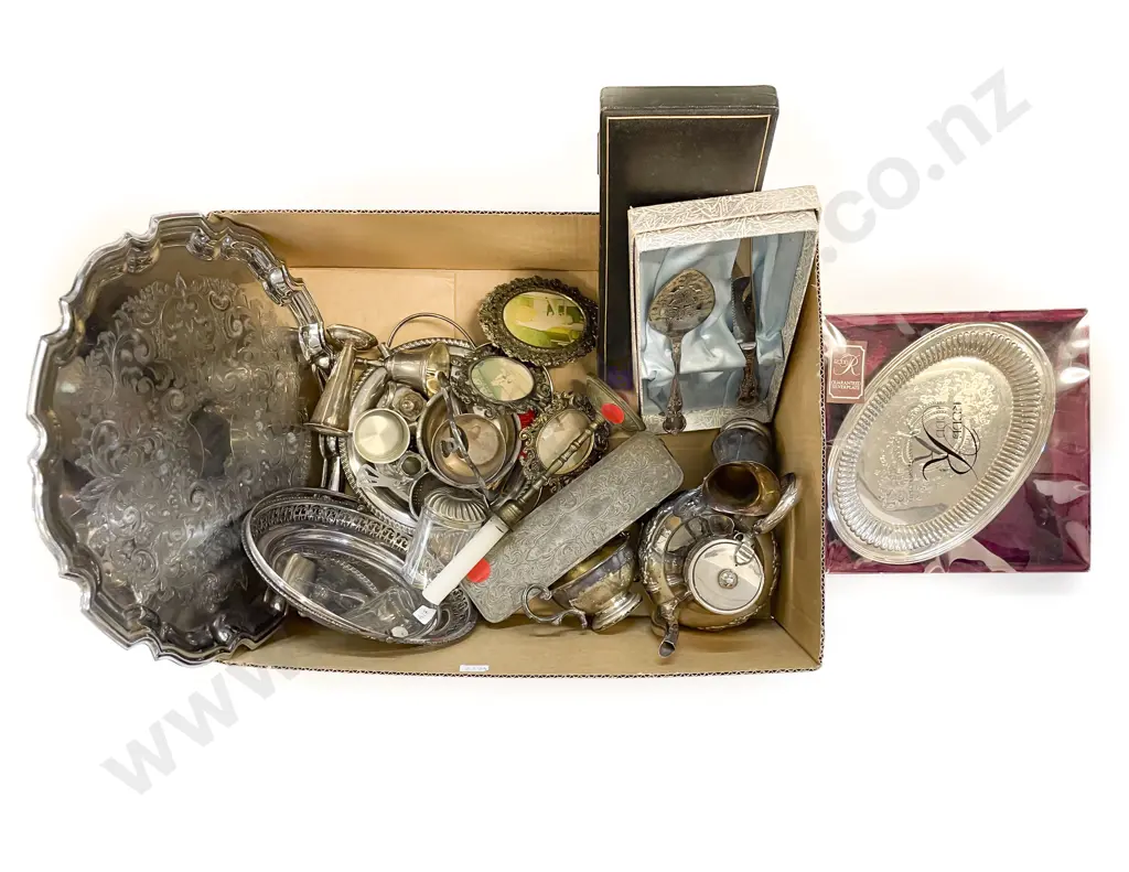 Qty of Assorted S/P and other Metal Ware Image 1++