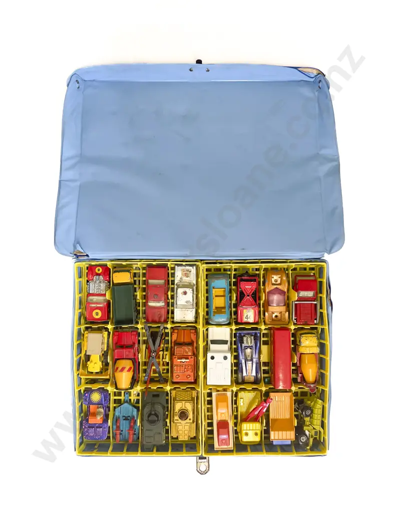 Matchbox Super Fast Carry Case and Assorted Matchbox Within Image 1++