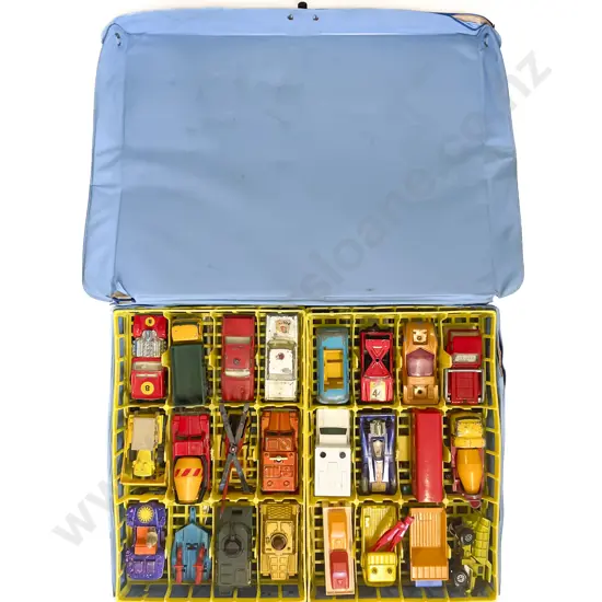 Matchbox Super Fast Carry Case and Assorted Matchbox Within