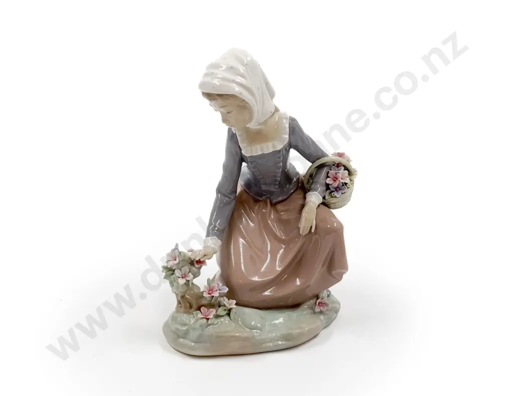 Lladro Figure Image 1++
