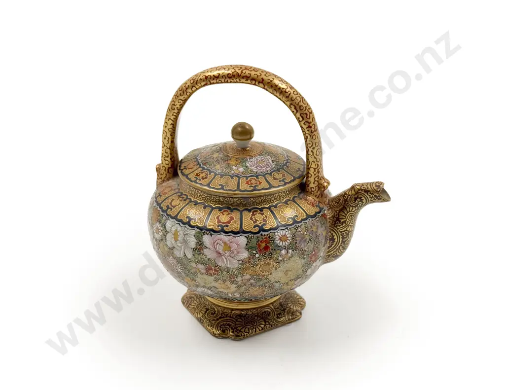 Fine Quality Small Satsuma Teapot Image 1++
