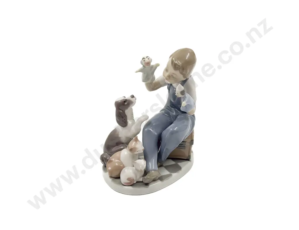 Lladro Group Figure "Puppet Show" Image 1++