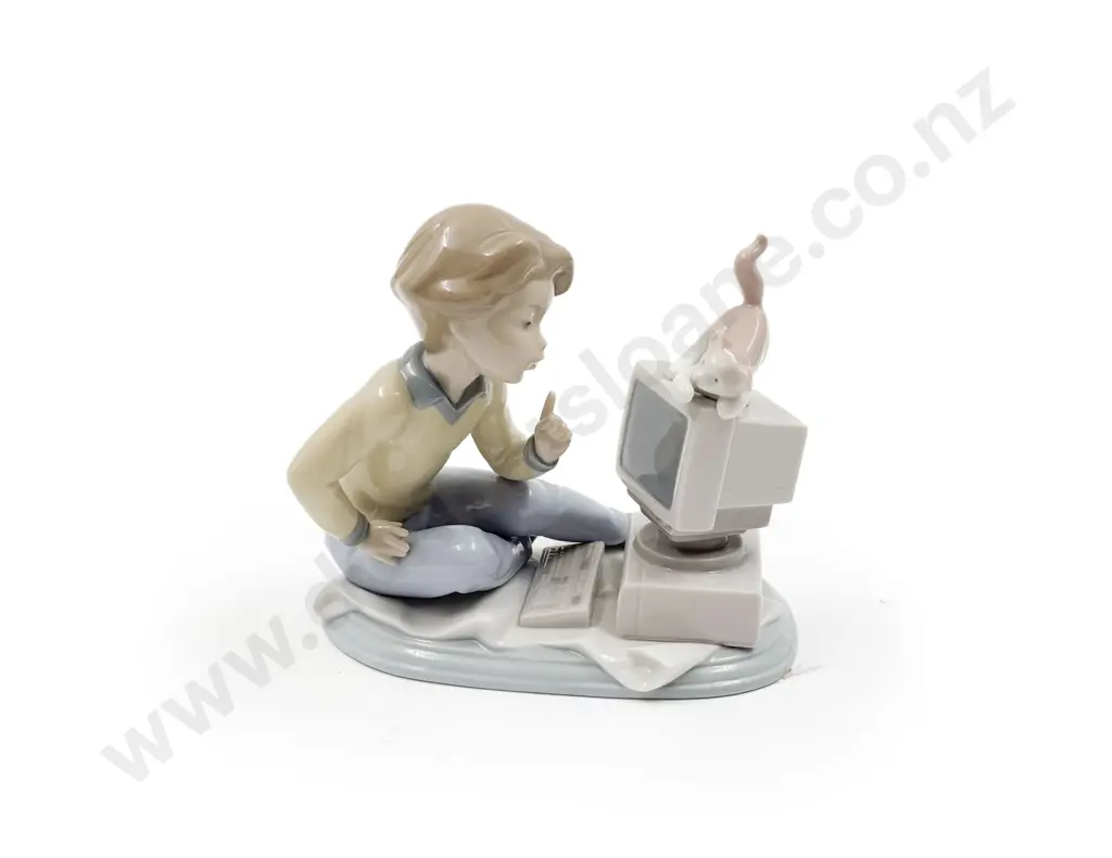 Lladro Group Figure "Programming Pals" Image 1++