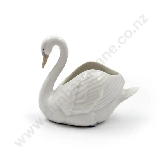Nao Swan and Figure